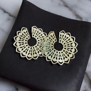 Vintage gold tone fan shaped earrings.
